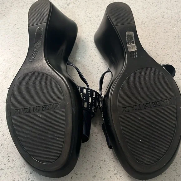 ON HOLD Navy blue Italian Shoemakers wedge slide sandals - Picture 2 of 9